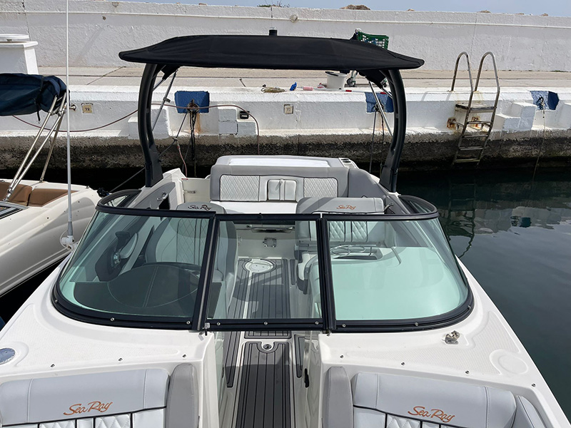 SeaRay 240 Sundeck